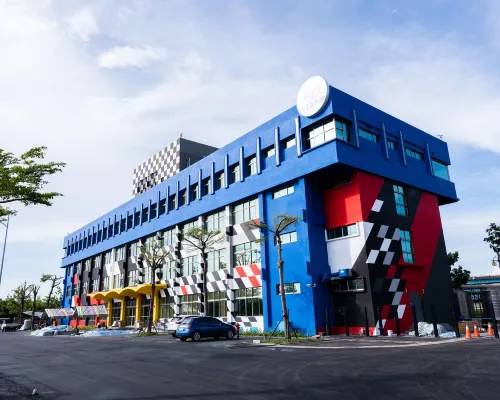ฮอลิเดย์ การ์เด้น โฮเทล เอสเคเอ็ม พาร์ค โรงแรมใกล้สถานี Caoya Station
