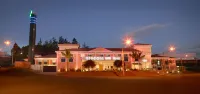 Vitória Hotel Express Dom Pedro Hotels near Carrefour Outlet