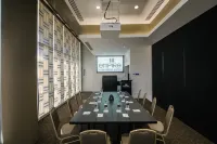 Empire Apartment Hotel Rockhampton Hotels in Berserker