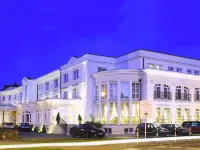 Hotel Lubicz فنادق في أوستكا