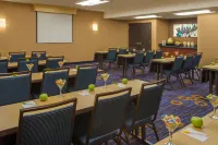 艾迪生中途萬怡酒店