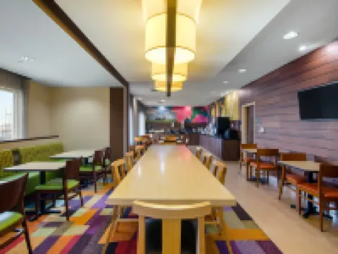 แฟร์ฟิลด์อินน์ บายแมริออท ฟอร์ตเลนนาร์ดวูด เซนต์โรเบิร์ต โรงแรมในSaint Robert