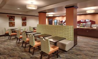 Holiday Inn Express & Suites Overland Park