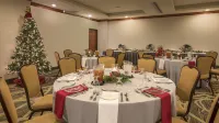 Holiday Inn DENVER LAKEWOOD by IHG - Pet friendly