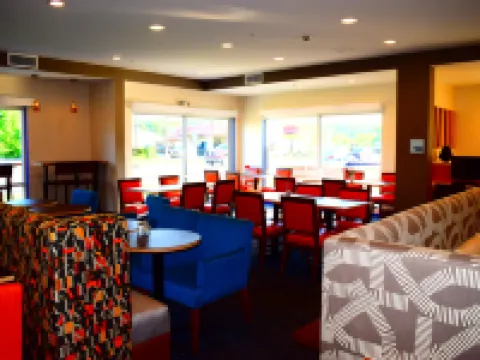 ホリデイ イン エクスプレス & スイーツ イサカ by IHG イサカのホテル