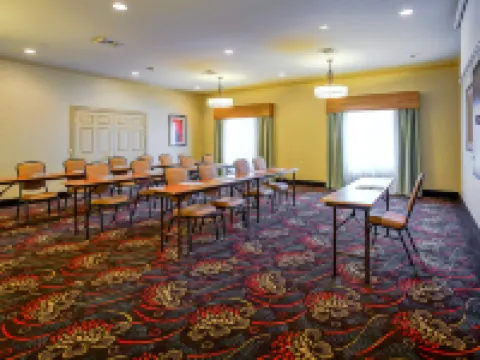 Holiday Inn Express & Suites INDIANAPOLIS NORTH - CARMEL by IHG Hotels in Carmel