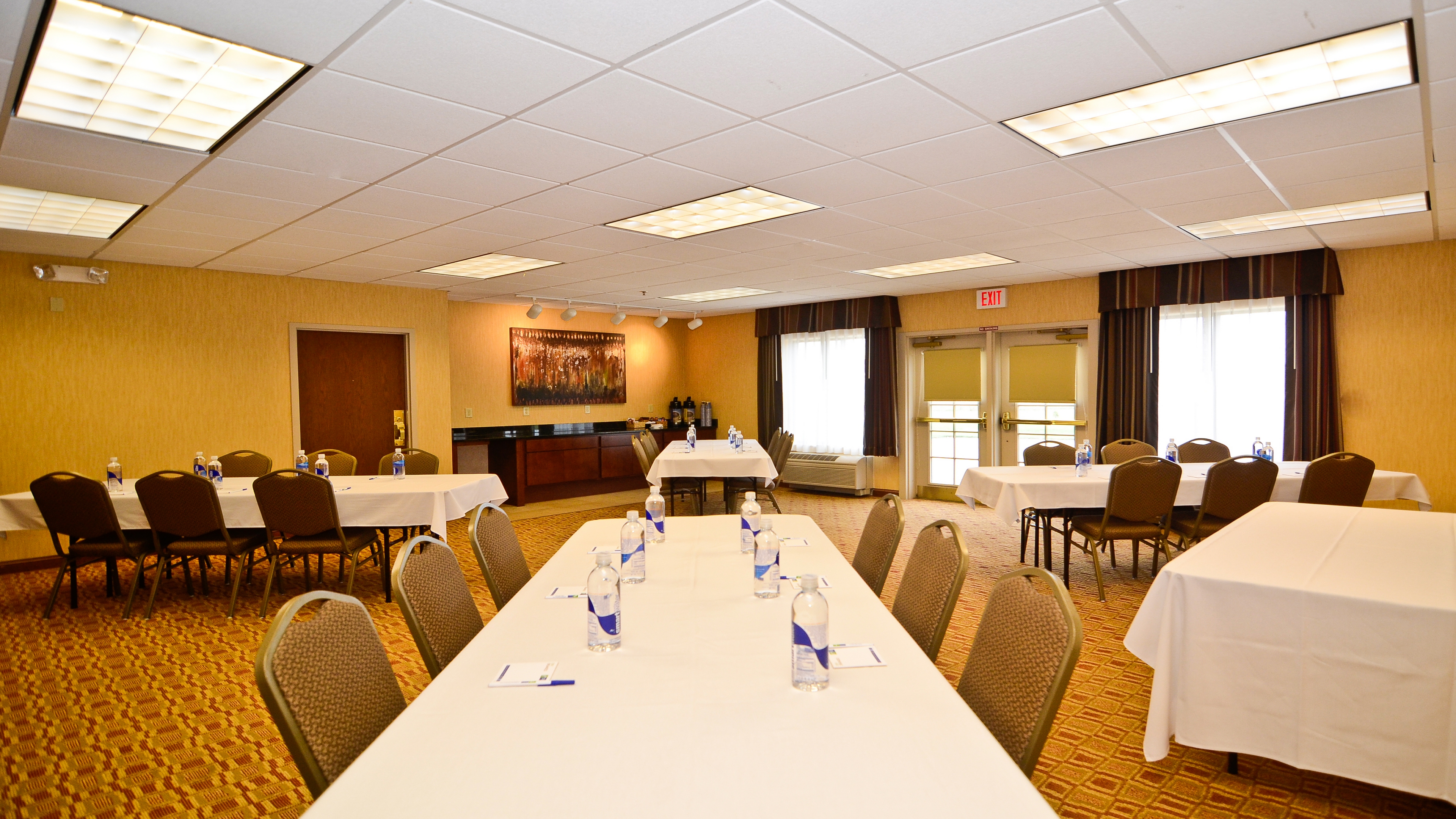 Holiday Inn Express Hotel & Suites Fort Atkinson, an Ihg Hotel