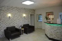Alpina Hotel Hotel di Raubling