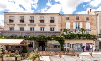 Logis Hotels les Glycines