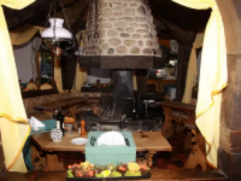 วาลลิเซอร์โฮฟ โรงแรมในTasch