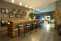 Isalo Rock Lodge - bar