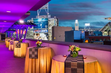 San Diego Marriott Gaslamp Quarter Отели рядом с достопримечательностью «REV»