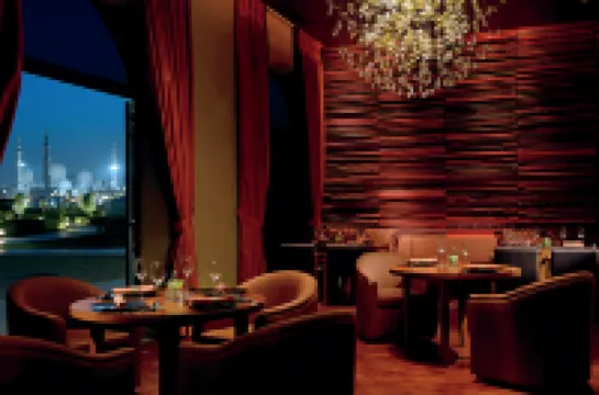 The Ritz-Carlton Abu Dhabi, Grand Canal