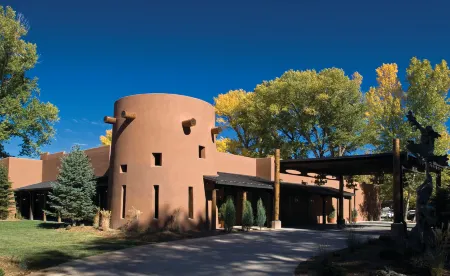 El Monte Sagrado Resort & Spa