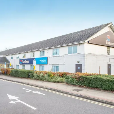 Travelodge Heathrow Heston M4 Eastbound Отели рядом с достопримечательностью «Парк Остерли»