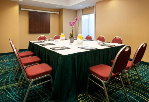 호텔 객실 내부 이미지