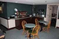 Econo Lodge - Breakfast