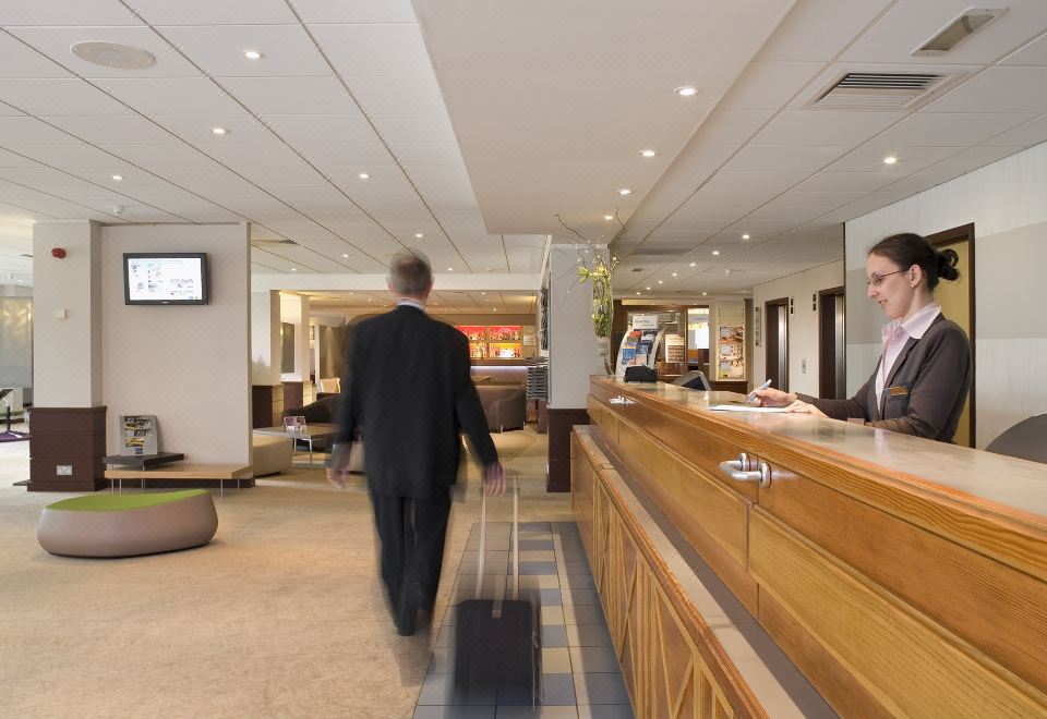 노보텔 울버햄프턴 시티 센터 로비 이미지