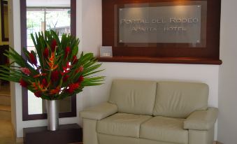 Portal del Rodeo ApartaHotel