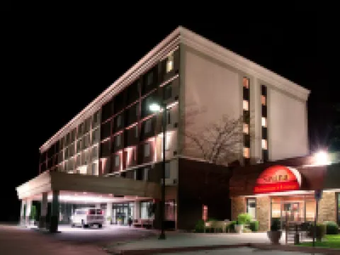 Best Western Plus Toronto Airport Hotel Hotels near Kariya Park