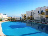 Clube Meia Praia Hotels in Odiáxere