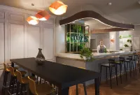 One Shot Reina Victoria Hotels in Valencia