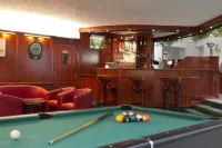 Classic Hotel فنادق في Budaors