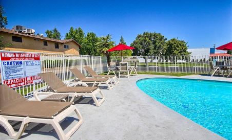 Motel 6-Fresno, CA - Blackstone South - Housity