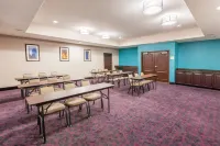 La Quinta Inn & Suites by Wyndham Houston Bush Intl Airpt E