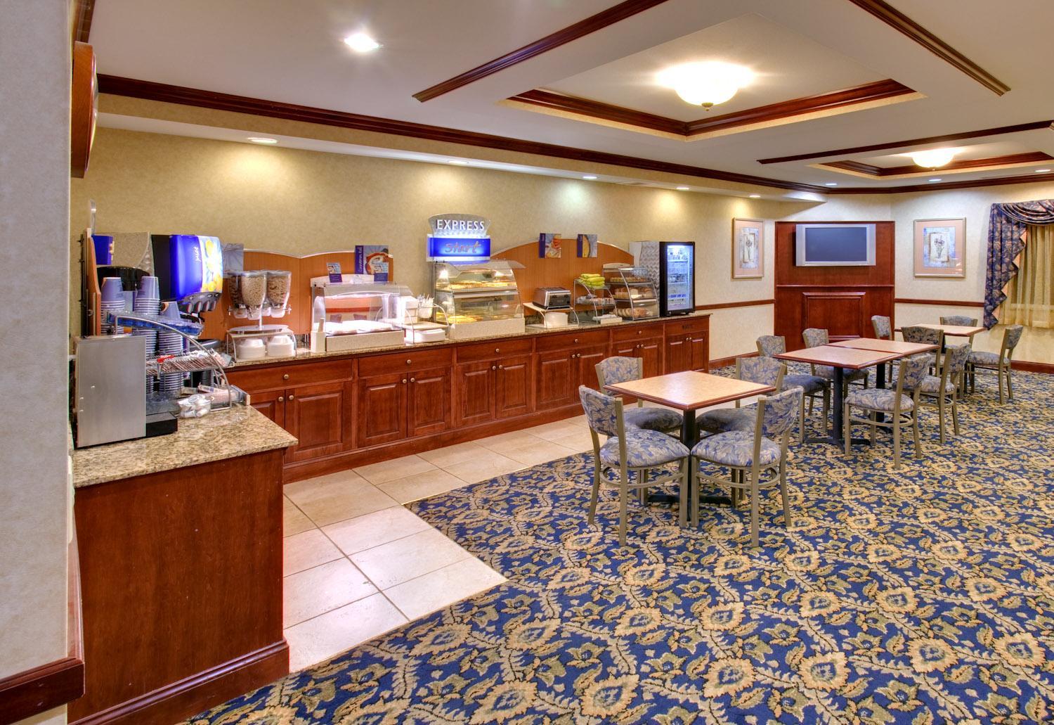 Holiday Inn Express Jamestown, an Ihg Hotel