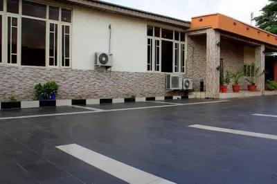 Mayor's & Diplomat Suite - Gra Hoteles cerca de FESTAC TOWN Water Plant