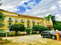 Appart'Hotel Castel Emeraude, Charme et Caractère Hoteles en Serralongue