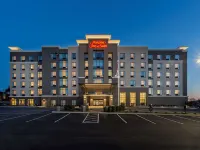 Hampton Inn and Suites Newport/Cincinnati Hotels near Taft Museum