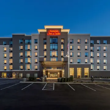 Hampton Inn and Suites Newport/Cincinnati