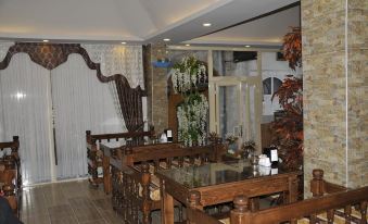 Ahranis Hotel