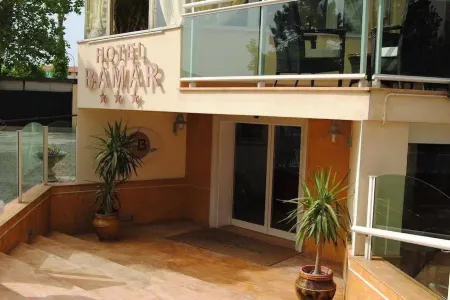 Hotel Bamar Отели рядом с достопримечательностью «Bagno Jolly 79»