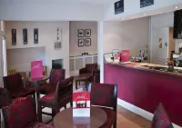 Clarence Court Hotel - bar
