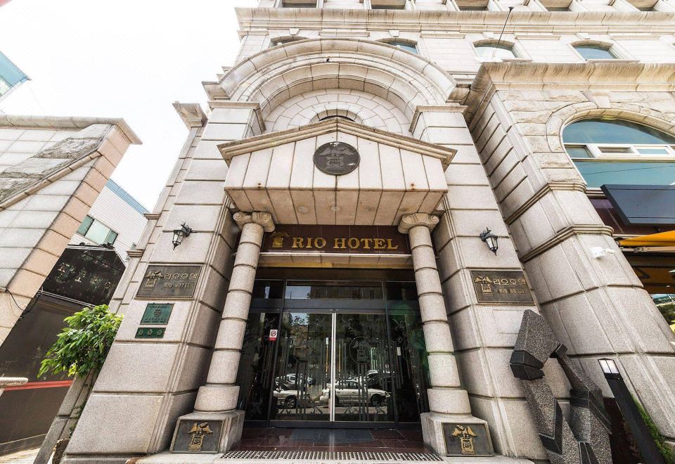 Rio Hotel Ansan - Housity