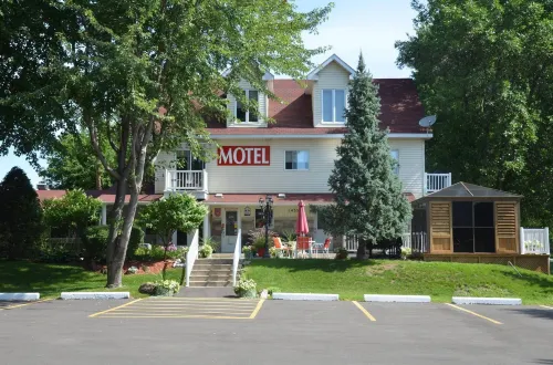 Motel Derfal Hotels in Repentigny