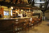 Lapa Lange Game Lodge - bars