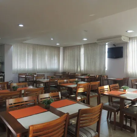 Hotel Luni Отели рядом с достопримечательностью «Сантана»