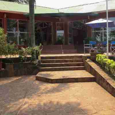 Beer Hotel Iguazú Hotel Exterior