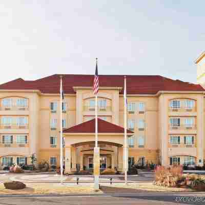 La Quinta by Wyndham Ardmore Central Hotel Exterior