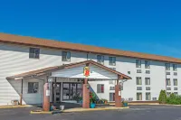 Super 8 by Wyndham Sullivan Hotels near Maj. Gen. William S. Harney Summer Home