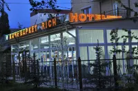 Rich Hotel Các khách sạn ở 