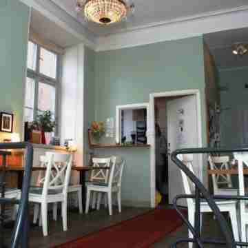 Dockside Hostel Old Town Dining/Meeting Rooms