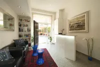 Monza City Rooms & Studios