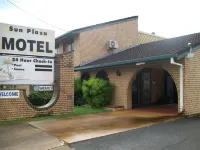 Sun Plaza Motel - Mackay Hotels in West Mackay