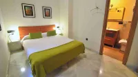 Living-Sevilla Apartments San Lorenzo Hotels in Santiponce