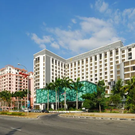 Promenade Hotel Kota Kinabalu Отели рядом с достопримечательностью «Центр Поинт Сабах»